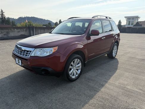 Used 2011 Subaru Forester 2.5X Premium AWD/4WD image 1