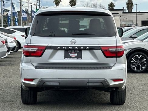 Used 2024 Nissan Armada SV image 7