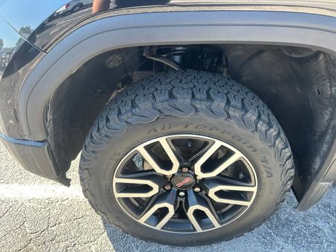 Used 2019 GMC Sierra 1500 AT4 w/ AT4 Premium Package AWD/4WD image 10
