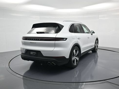 Certified 2026 Porsche Cayenne S AWD/4WD image 30