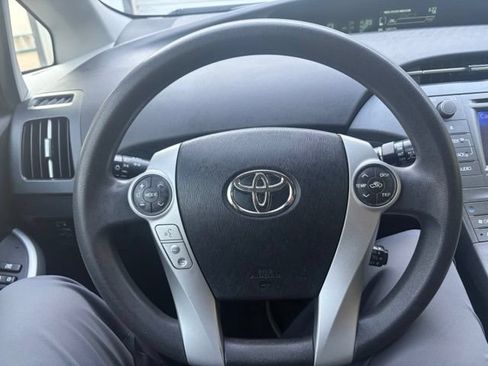 Used 2013 Toyota Prius Three FWD image 32