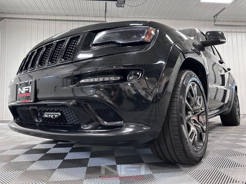 Used 2016 Jeep Grand Cherokee SRT AWD/4WD image 13