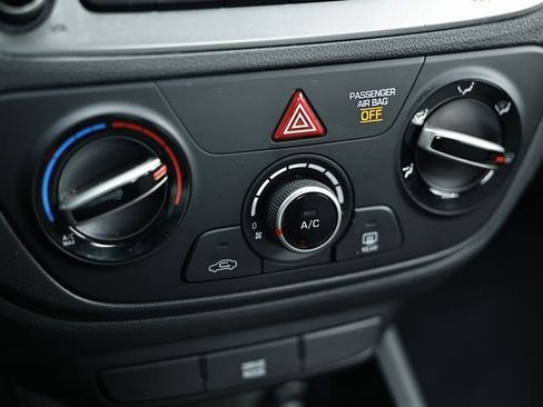 Used 2018 Hyundai Accent SE image 37