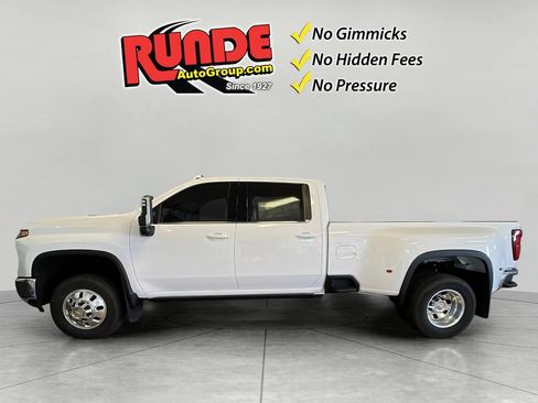 Used 2024 Chevrolet Silverado 3500 LTZ w/ LTZ Plus Package AWD/4WD image 3