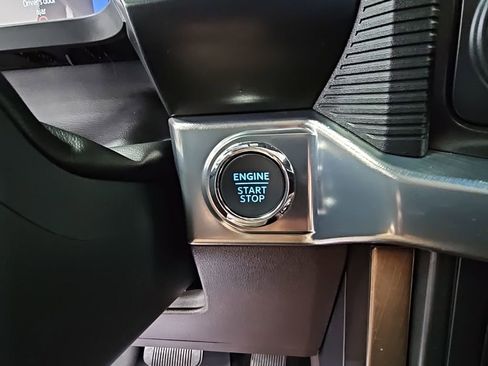 Used 2025 Ford F150 King Ranch w/ FX4 Off-Road Package image 29