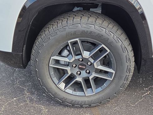 New 2026 GMC Terrain AT4 w/ Convenience Package III image 7
