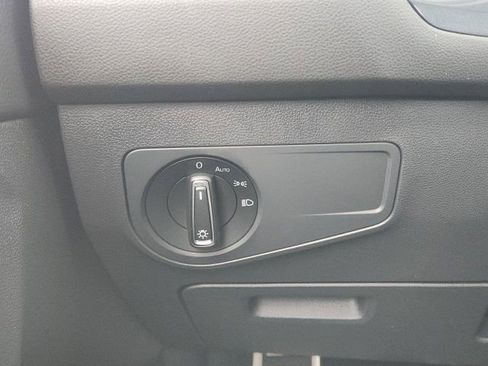 Used 2024 Volkswagen Tiguan SE R-Line image 38