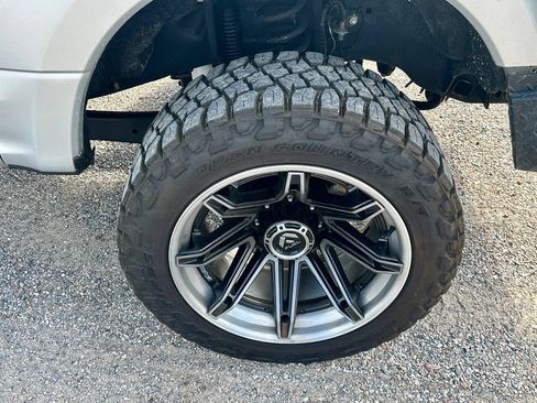 Used 2019 Ford F250 XLT w/ XLT Premium Package AWD/4WD image 17