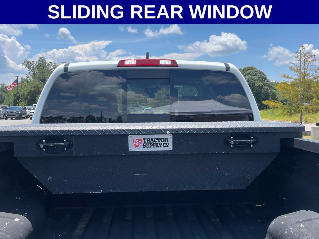Used 2025 Nissan Frontier SV RWD image 11