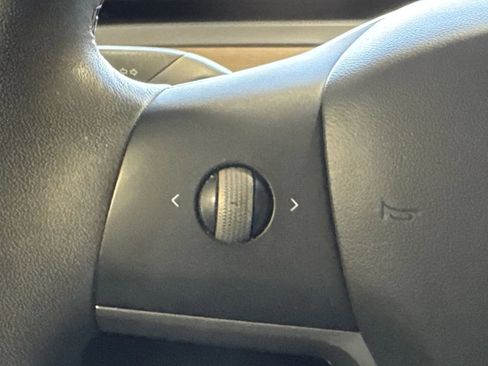 Used 2020 Tesla Model Y Performance image 17