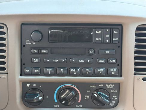 Used 2001 Ford F150 Lariat RWD image 15