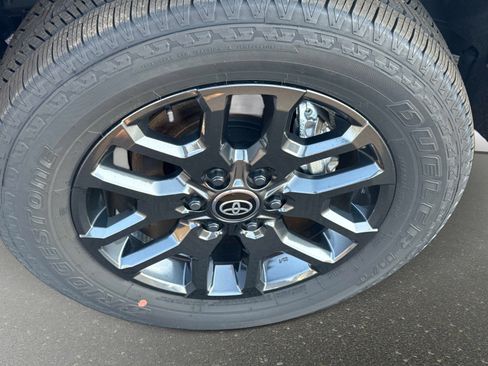 New 2025 Toyota Tundra Platinum RWD image 11