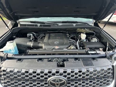 Used 2018 Toyota Tundra SR5 image 10