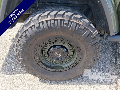Used 2023 Jeep Gladiator Sport AWD/4WD image 16
