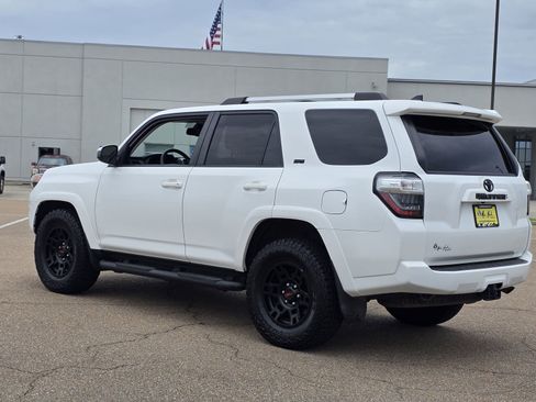 Used 2021 Toyota 4Runner SR5 RWD image 7