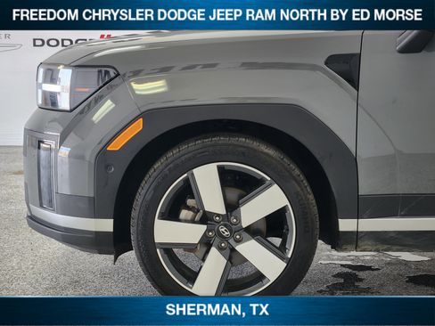 Used 2025 Hyundai Santa Fe Limited FWD image 6