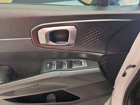 Certified 2024 Kia Sorento S w/ Panoramic Sunroof Package FWD image 18