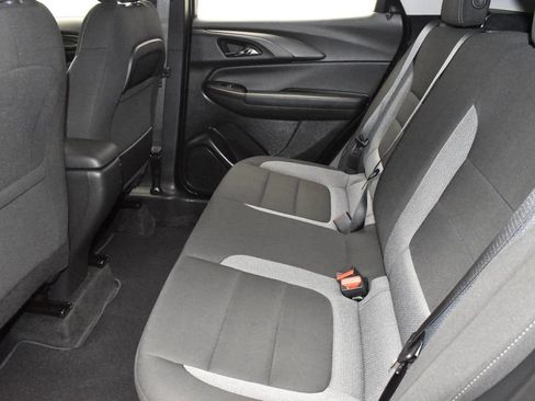 Used 2025 Chevrolet TrailBlazer LT FWD image 32