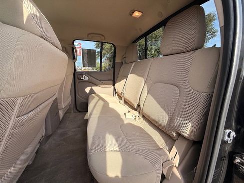 Used 2016 Nissan Frontier SV w/ SV Value Truck Package image 8