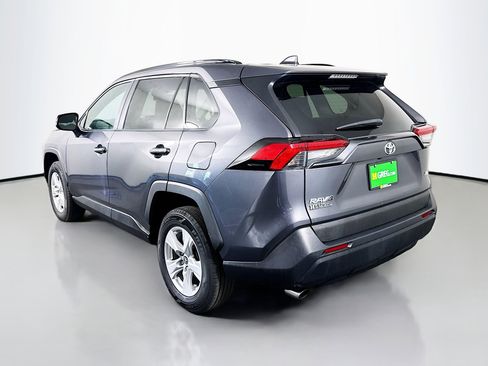 Used 2021 Toyota RAV4 XLE w/ Convenience Package FWD image 7