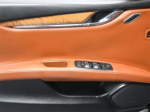 Used 2017 Maserati Quattroporte S GranSport image 12