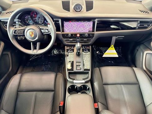 Certified 2026 Porsche Macan AWD/4WD image 20
