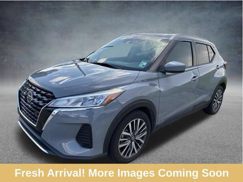 Used 2021 Nissan Kicks SV FWD image 1
