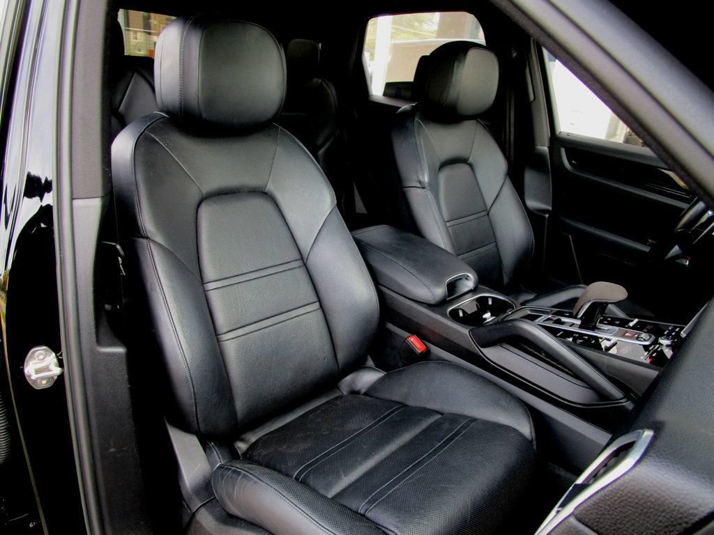 Used 2019 Porsche Cayenne AWD/4WD image 15