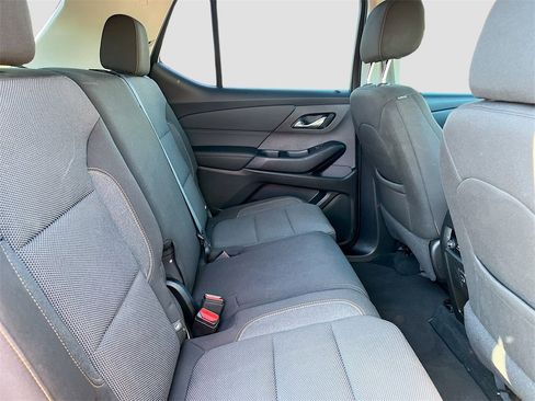 Used 2021 Chevrolet Traverse LS image 26
