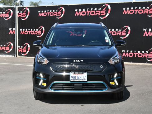 Used 2022 Kia Niro EX FWD image 2