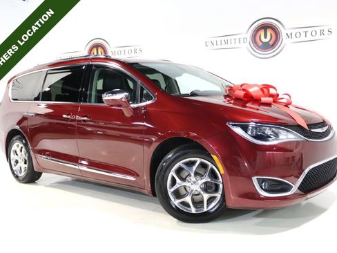 Used 2018 Chrysler Pacifica Limited FWD image 1