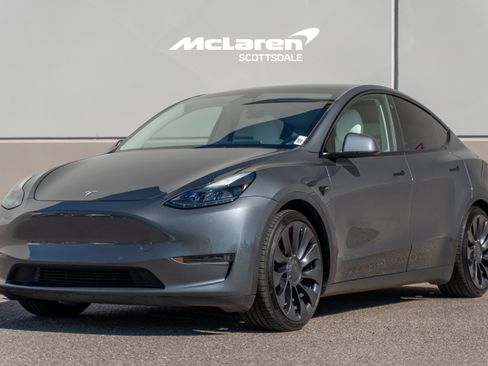 Used 2022 Tesla Model Y Performance image 3