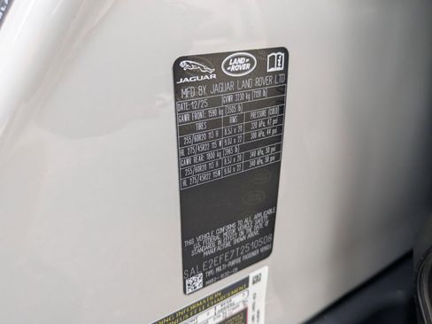 New 2026 Land Rover Defender 110 X-Dynamic SE image 35