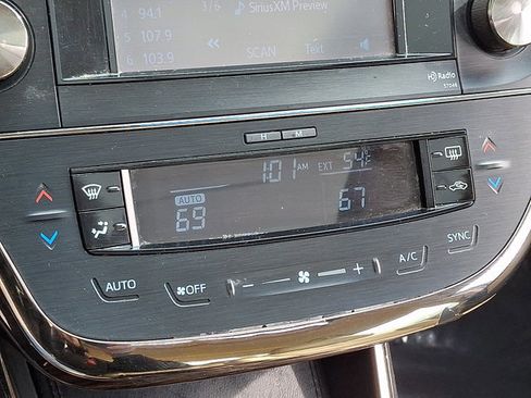 Used 2014 Toyota Avalon XLE Premium image 16