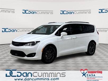 Used 2020 Chrysler Pacifica Touring-L w/ Advanced Safetytec Group
