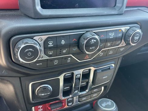 Used 2023 Jeep Wrangler Unlimited Rubicon image 7