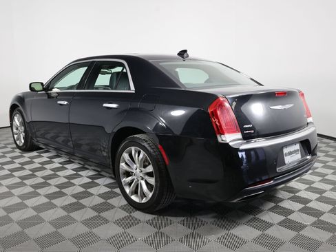 Used 2015 Chrysler 300 C Platinum w/ Harman/Kardon Audio Group AWD/4WD image 4