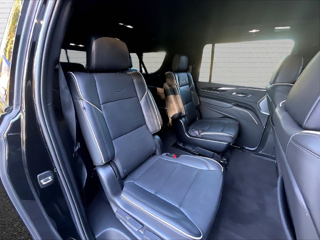 Used 2022 Cadillac Escalade ESV Sport w/ Touring Package AWD/4WD image 21