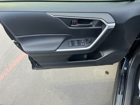 Certified 2025 Toyota RAV4 LE AWD/4WD image 9