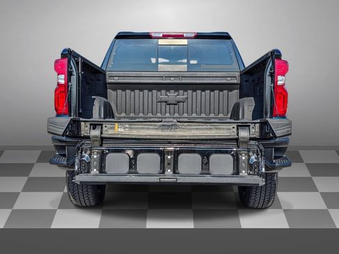Used 2024 Chevrolet Silverado 1500 LT Trail Boss w/ Convenience Package II AWD/4WD image 5