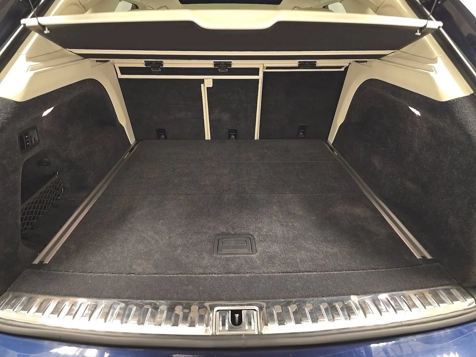 Used 2021 Bentley Bentayga w/ First Edition Specification AWD/4WD image 13