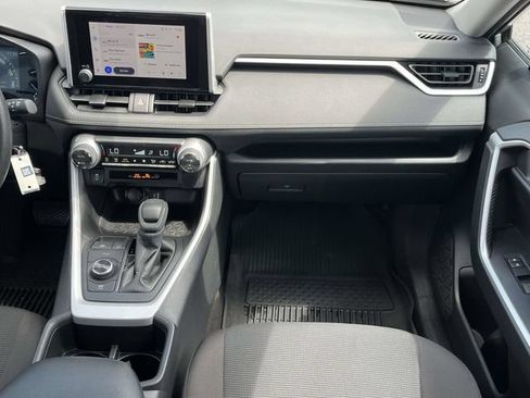 Used 2025 Toyota RAV4 LE AWD/4WD image 18