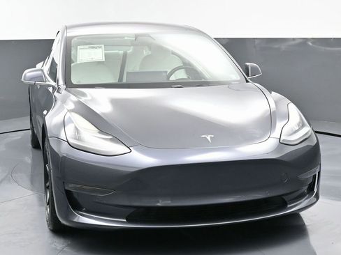 Used 2018 Tesla Model 3 Long Range image 3