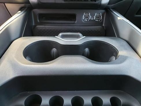 Used 2022 RAM 1500 Big Horn AWD/4WD image 32