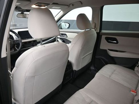 Used 2025 Nissan Rogue SV image 23