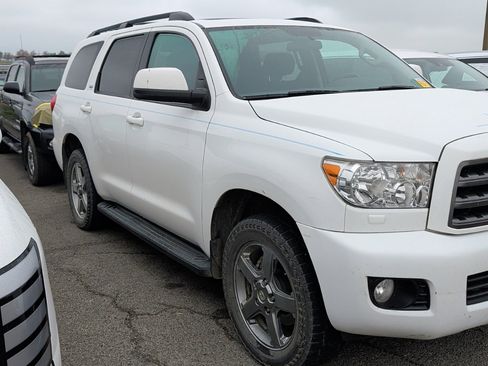 Used 2014 Toyota Sequoia SR5 image 4