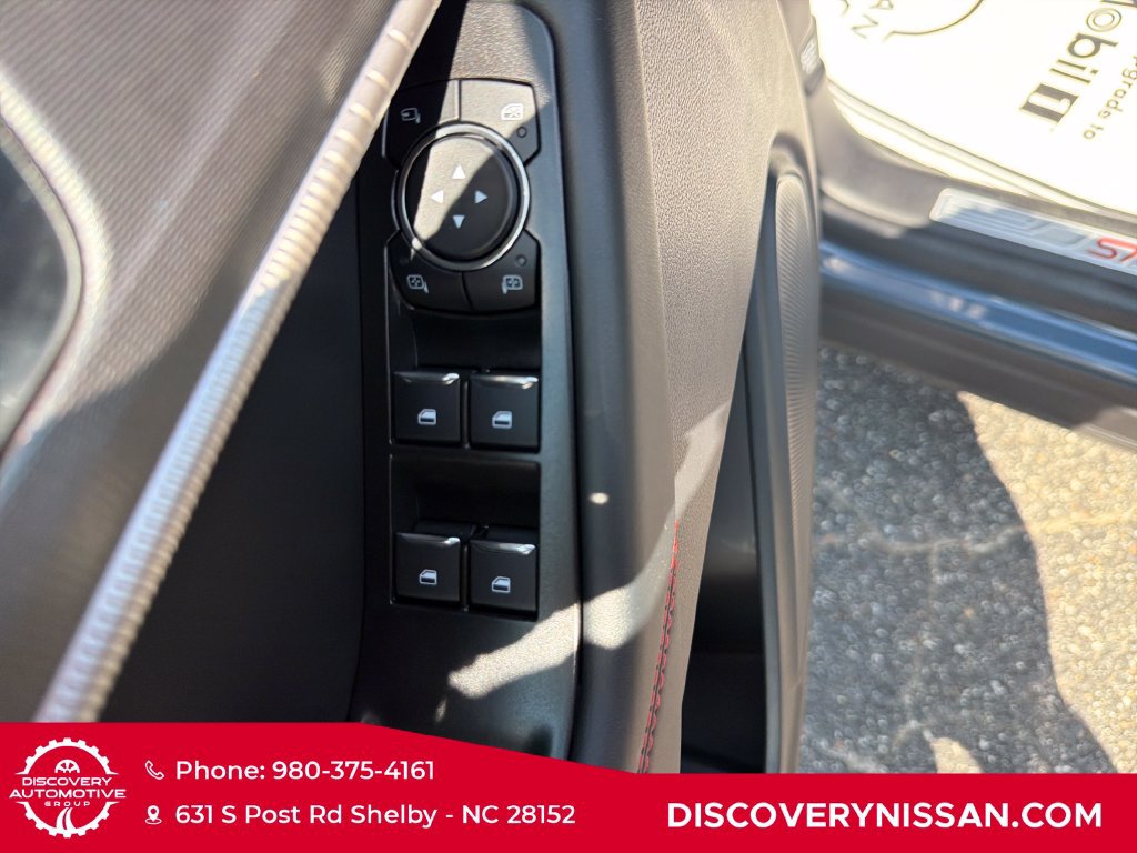 Used 2025 Ford Explorer ST-Line w/ Premium Package AWD/4WD image 12