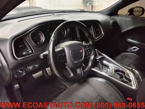 Used 2017 Dodge Challenger R/T Scat Pack RWD image 10