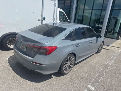 Used 2022 Honda Civic Touring image 4