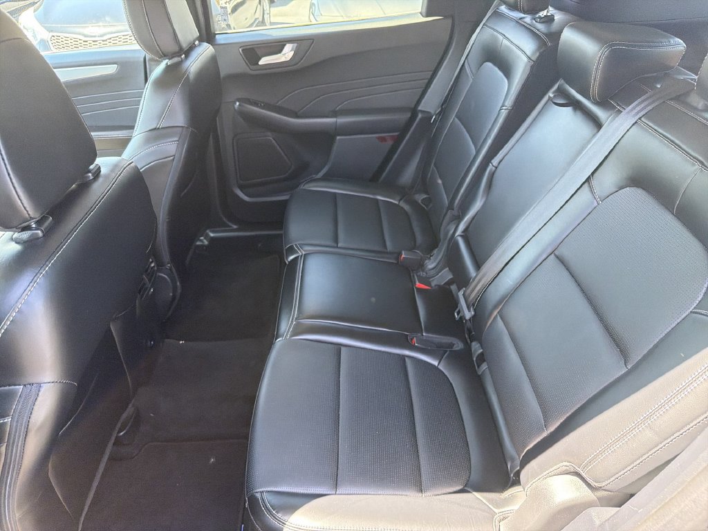 Used 2025 Ford Escape Platinum AWD/4WD image 28
